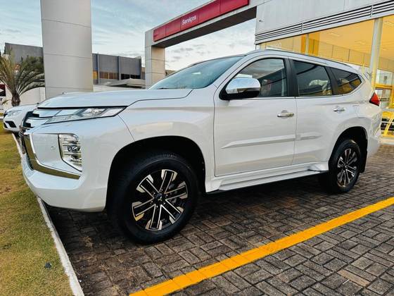 MITSUBISHI PAJERO SPORT 2.4 16V MIVEC TURBO DIESEL HPE AWD AUTOMÁTICO